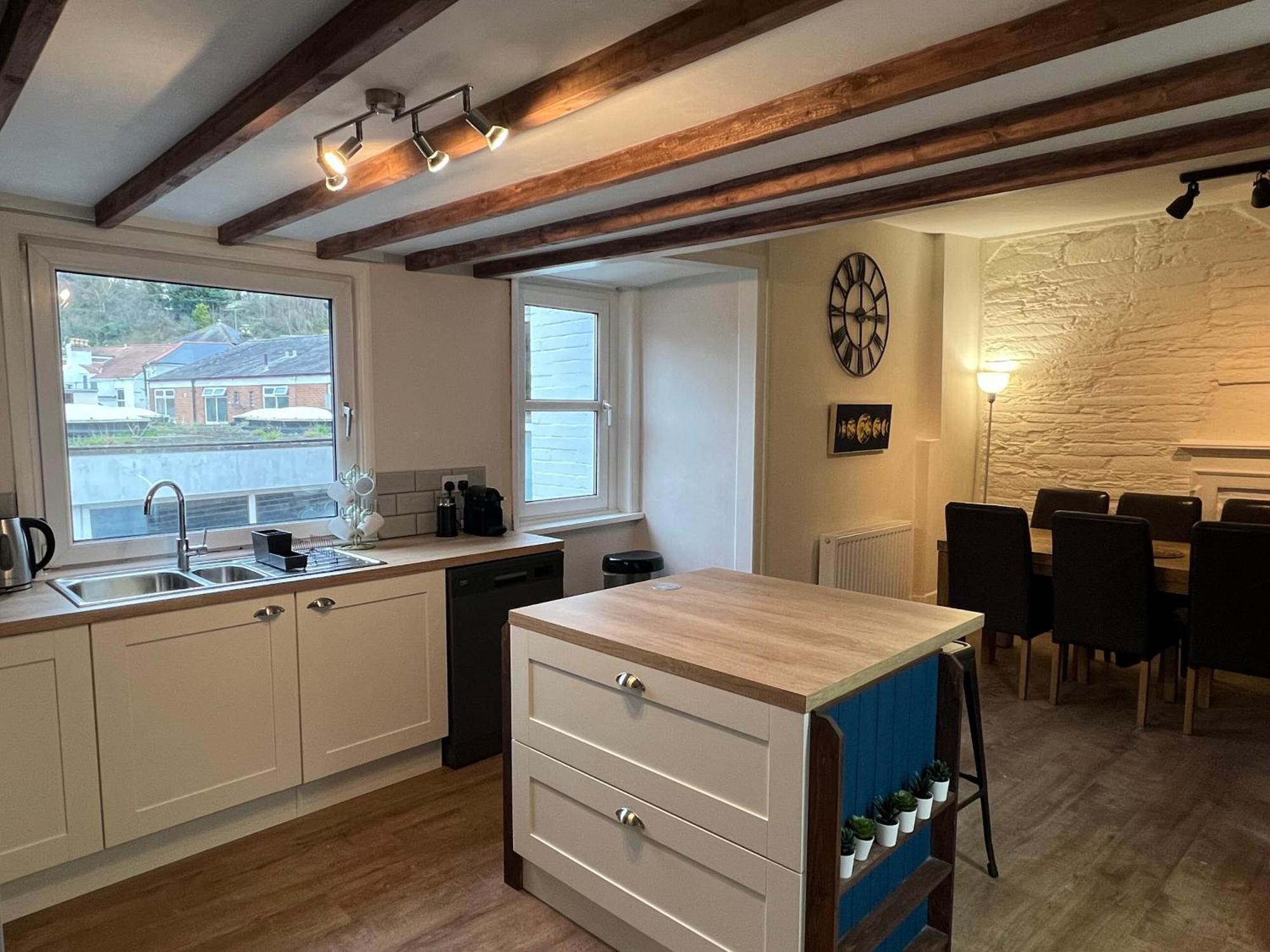 A Spacious 2 Bed Flat In Kingsbridge Town מראה חיצוני תמונה