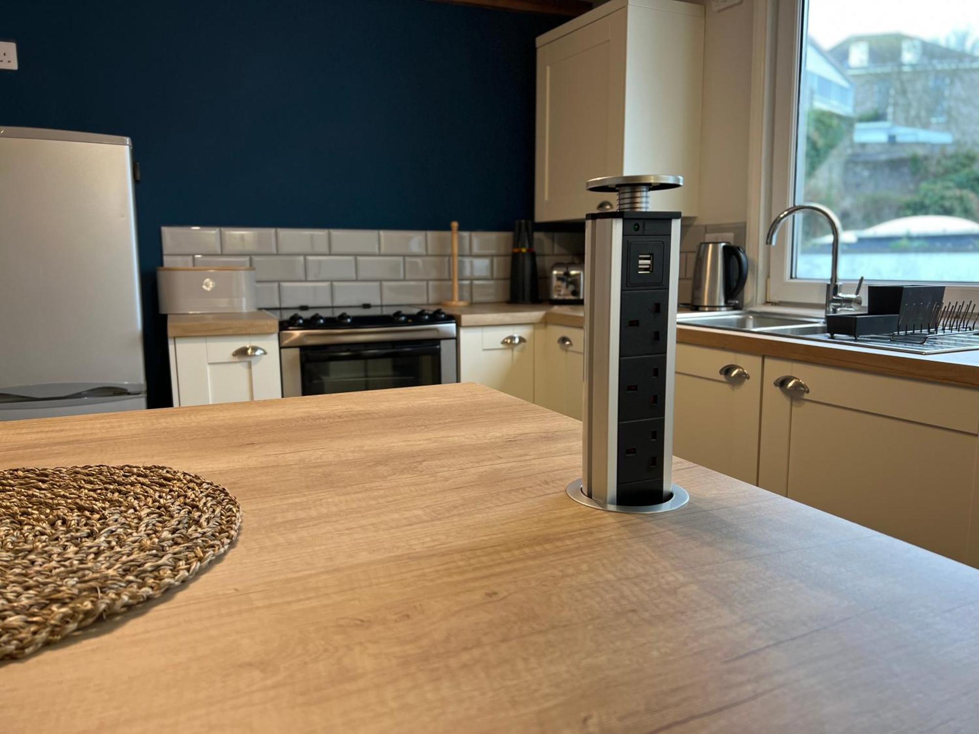 A Spacious 2 Bed Flat In Kingsbridge Town מראה חיצוני תמונה
